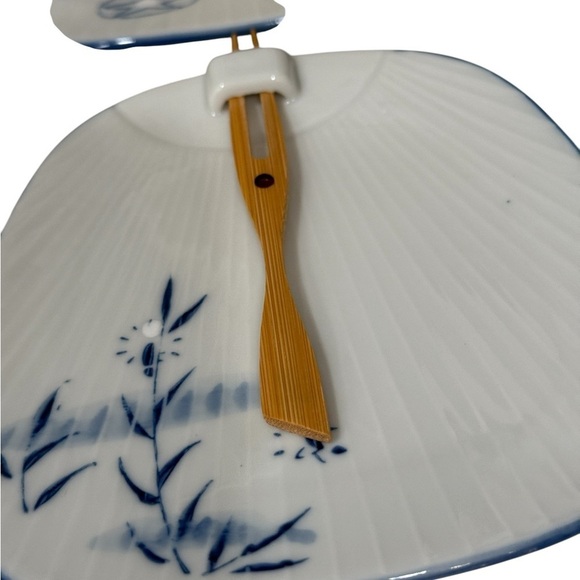 Lillian Vernon Sushi Plates Fan Shaped Porcelain With 4 Bamboo Forks 1981 5X5 - Picture 2 of 5
